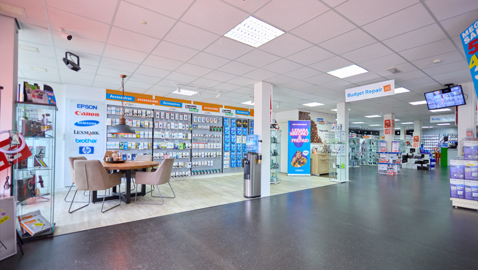 Servicebalie en showroom van Mediastore Oldenzaal